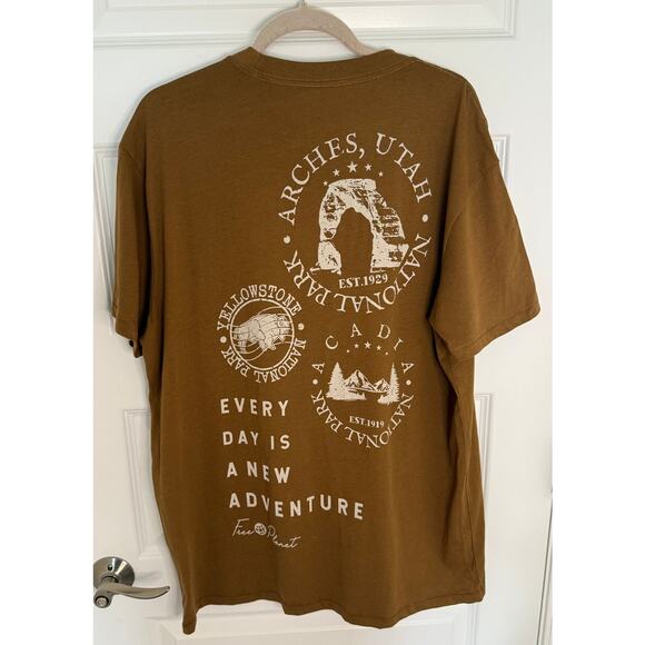Free Planet XL Graphic “Every Day Is a New Adventure” Organic Cotton T-Shirt - Picture 2 of 5